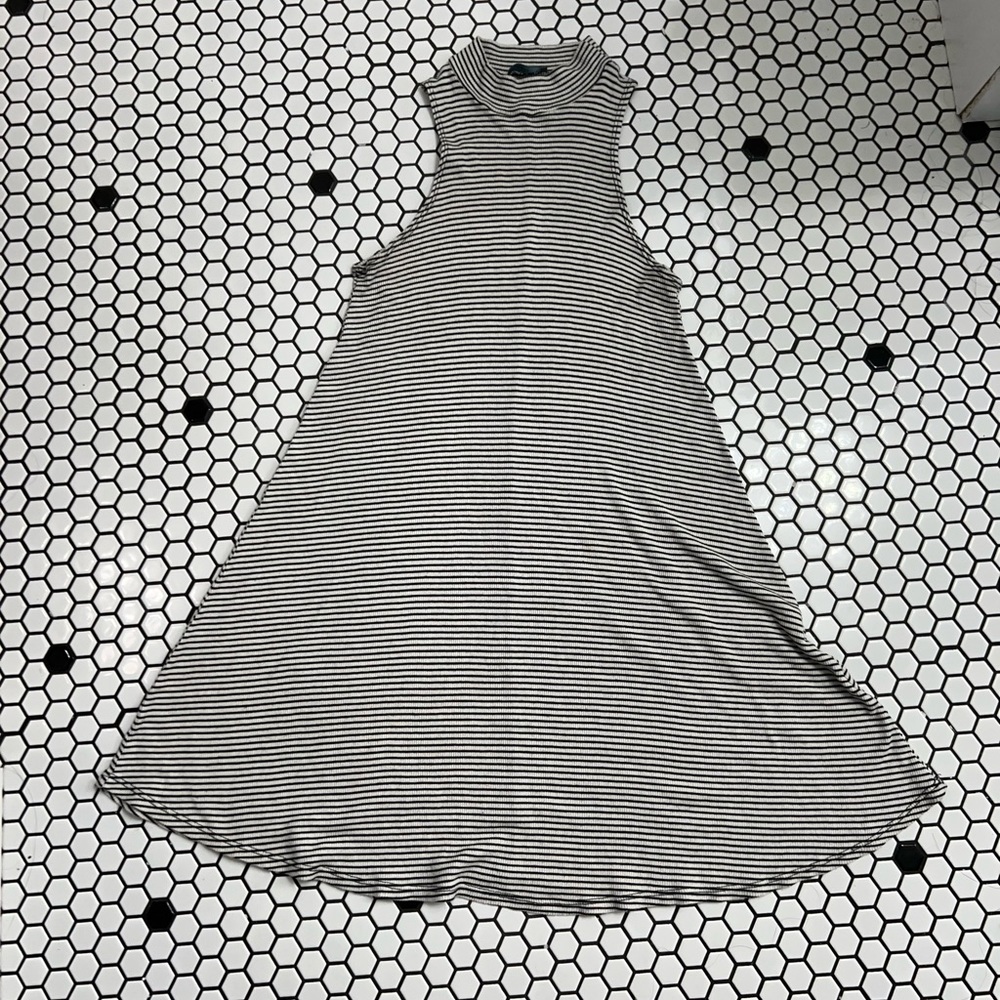 Soprano sleeveless high neck dress size XS